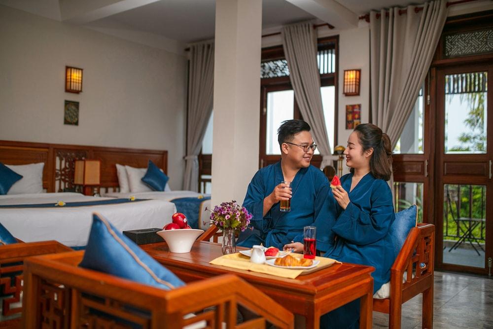 Hoian River Palm Hotel & Villas Хойан Экстерьер фото